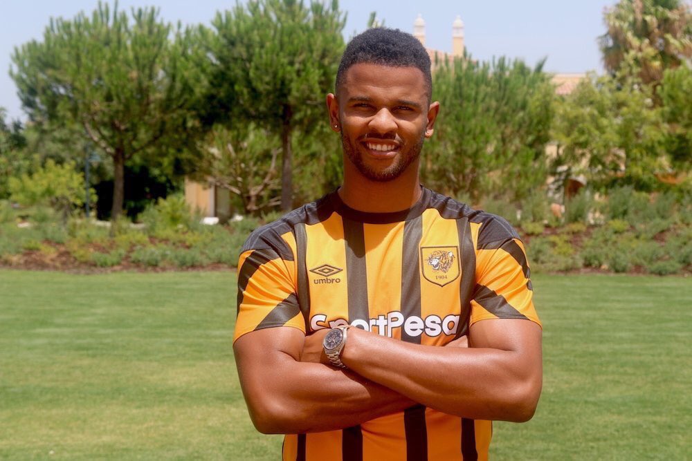 FootgossChamp's tweet photo. Yesterday @HullCity resigned @FraizerCampbell on a two year deal following his release by @CPFC #WelcomeBackFraizer #HullCity #NewSigning https://t.co/Zw5JGclj7a