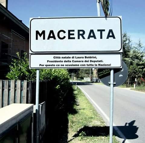 danrenzi81's tweet photo. #macerata citta'accogliente,orgogliosi di #lauraboldrini Meno orgogliosi di italiani sessisti e ignoranti che fanno stupidi fotomontaggi. https://t.co/LBKDQ4LrUV