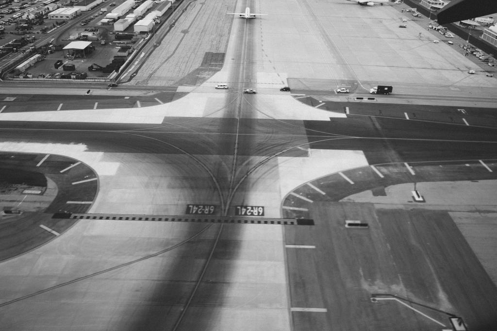 BIMCommunity's tweet photo. Airports: the best target for the BIM's takeoff https://t.co/tjBC9uFf7T https://t.co/7SkmEjYOGr