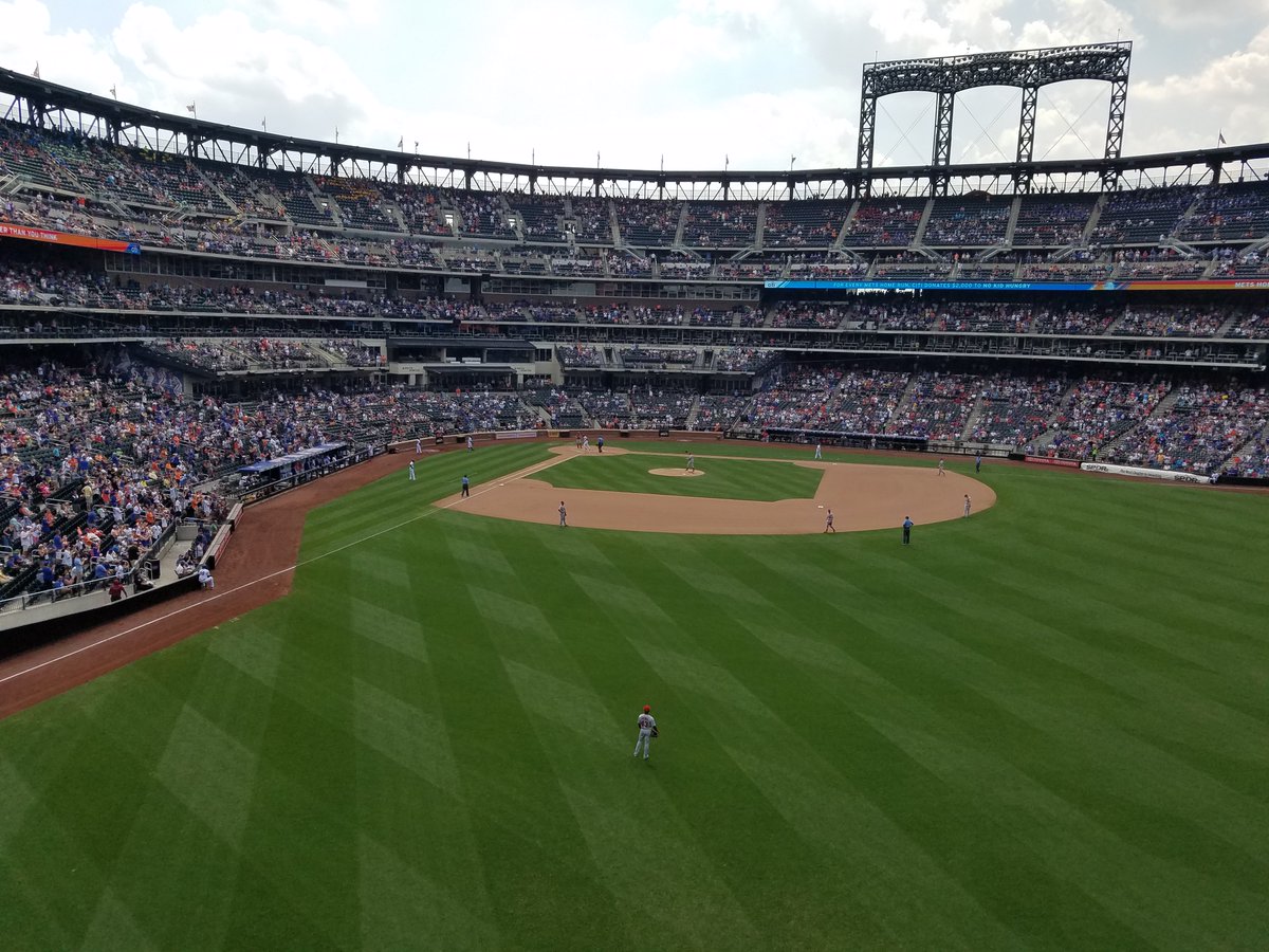 tomthirtysix's tweet photo. #DHLIF #viewfromyourseat @AmazinAvenue https://t.co/UseduutESG