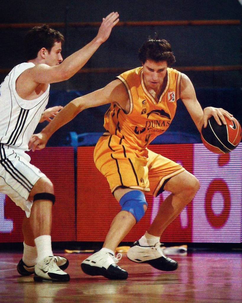 catbasquetbol's tweet photo. Duel de bases: Mario Fernández contra Raül López.
Duel of point guards: Mario Fernández versus Raül López.
#mariof… https://t.co/WfDqWvR7de https://t.co/zwKpNPLK8y