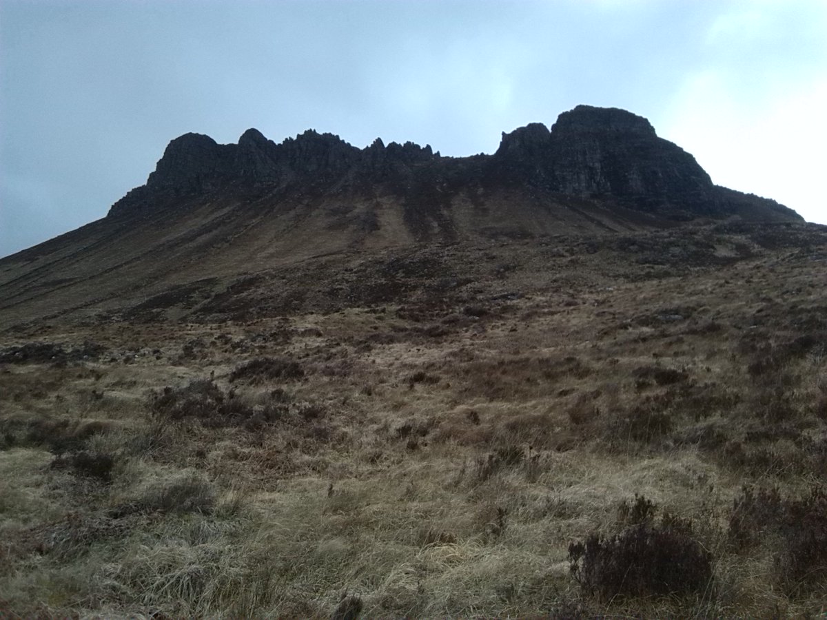 DavidRoger1951's tweet photo. @eastendjenny @steamingboots @discoverassynt View of Pollaidh early spring #asainte #coigach https://t.co/N2iAKk5E00