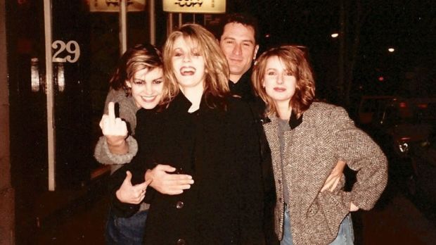 TOTPFacts's tweet photo. As compensation here are those Bananarama/Robert De Niro meeting for a piss-up photos again. #TOTP https://t.co/BPpG9PaCO8