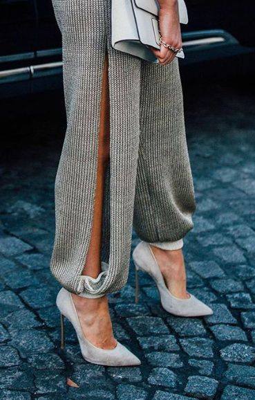 suzanneevents's tweet photo. Trying to decide what to wear out on a friday night with your girls? I am obsessed with this alluring stylish look! #sideslits #heels https://t.co/eBACNj8RRM