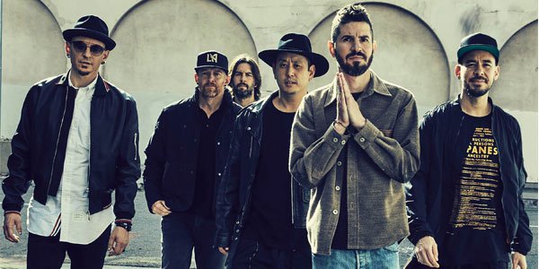 elcosodelapizza's tweet photo. Una parte de mi adolescencia murió con la muerte de Chester Bennington. Que en paz descanses genio!! https://t.co/YQlZUC2V8n