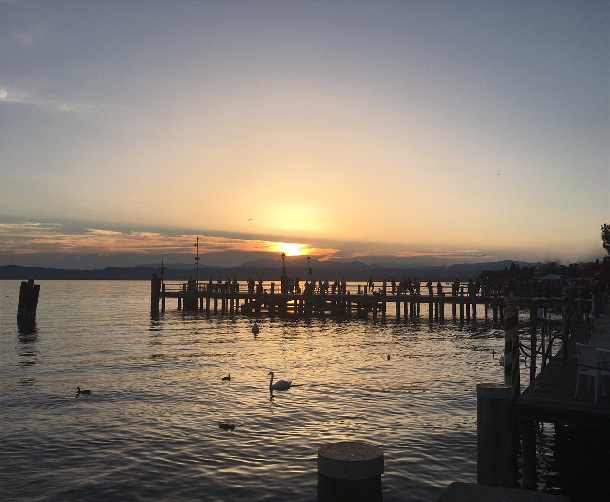 MelanieJoules's tweet photo. #butdatsunsettho @MarkDohner #DOHNATION# https://t.co/otu5AHhd1k