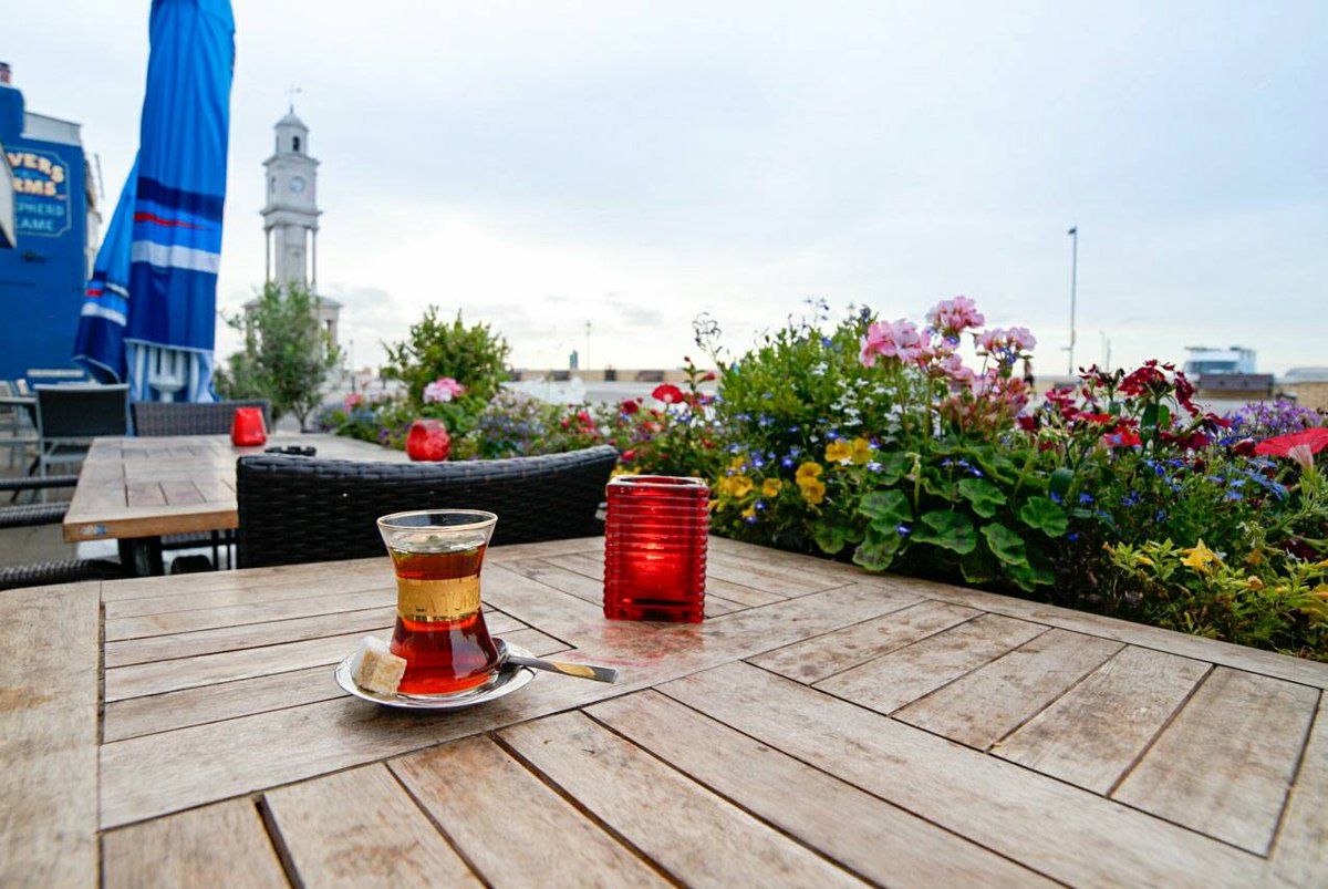 Best way to enjoy the sunset in #beautiful Herne Bay today with #authentic #turkish #tea #lovely #drinks #blanket