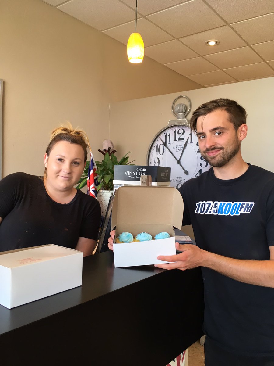 KoolFMBarrie's tweet photo. Here is Kool at Work giving out @SugarCityCakes &amp; the chance to win a Brewer from @PersServCoffee! #koolsummerselfie @LifestyleDental https://t.co/Q0yFjk4QsD