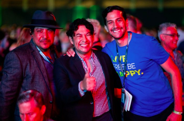 renee_olson's tweet photo. #HappyFacts: LOVE being at #NeriumGR &amp; LOVE that we’re part of global movement to make the world a happier place. Thank you, #LiveHappy! https://t.co/9Rq9TSn8Um