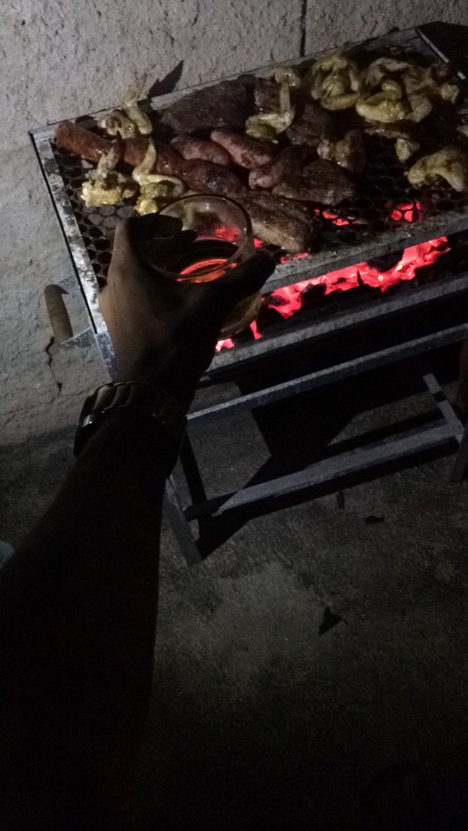 charlinnato's tweet photo. 🥃🍡 https://t.co/Hd8QG4Zwjj
