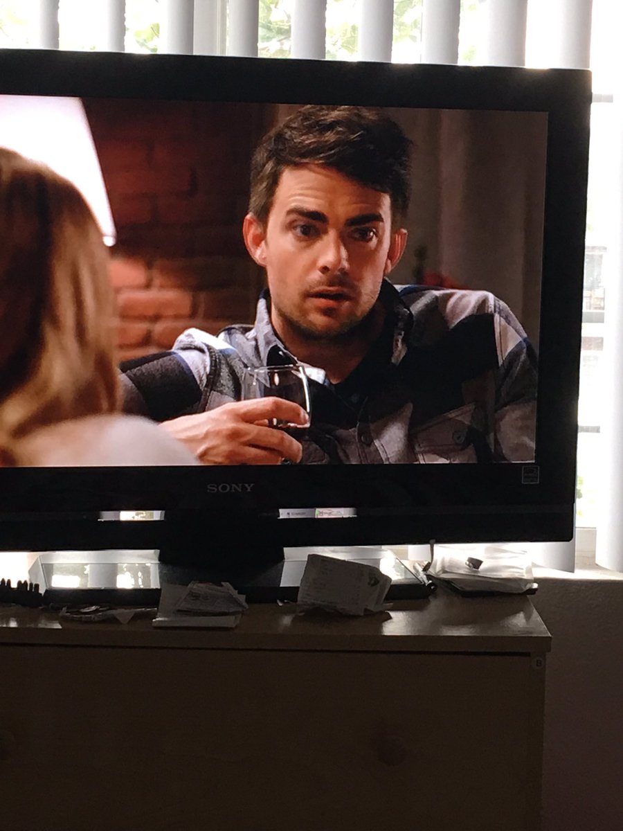 Jessielynn9q's tweet image. @JonathanBennett I need you as my best friend/neighbor 😂😂#AChristmasKissII #ChristmasinJuly