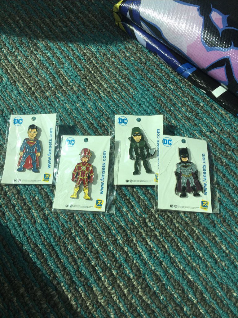 FyeahSway's tweet photo. Want to trade all of these pins for a Wonder Woman pin. #SDCC #SDCC17 #sdccbagtrade #sdccpintrade #sdcctrade https://t.co/qB0AQR6srR