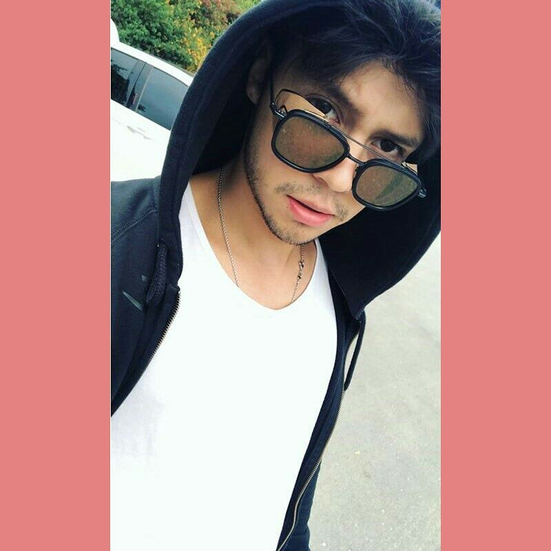 veronicaaveraa's tweet photo. @Soymarioruiz Ya casi 1Millon 🎈🎊💛
@Soymarioruiz 💗
#batimario💕 https://t.co/8Tdl9vgKyu