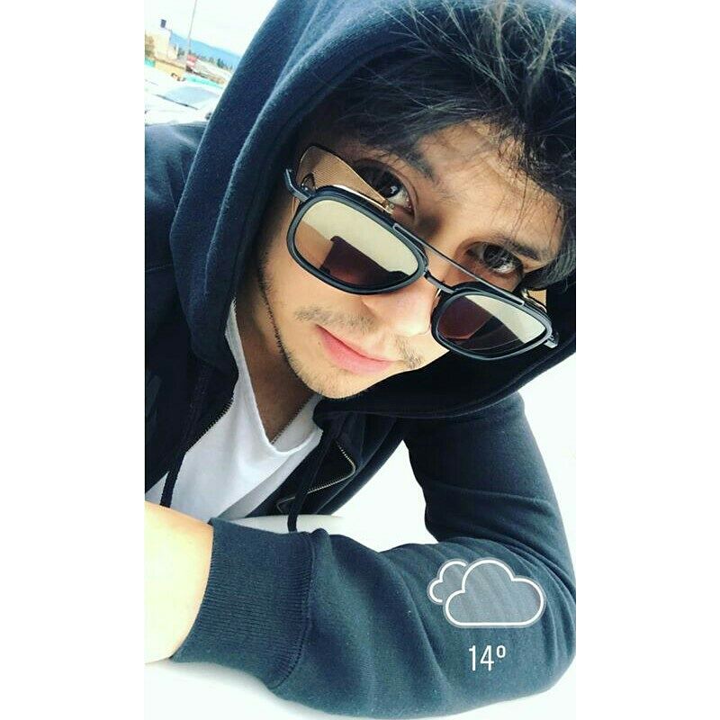 veronicaaveraa's tweet photo. @Soymarioruiz Ya casi 1Millon 🎈🎊💛
@Soymarioruiz 💗
#batimario💕 https://t.co/8Tdl9vgKyu