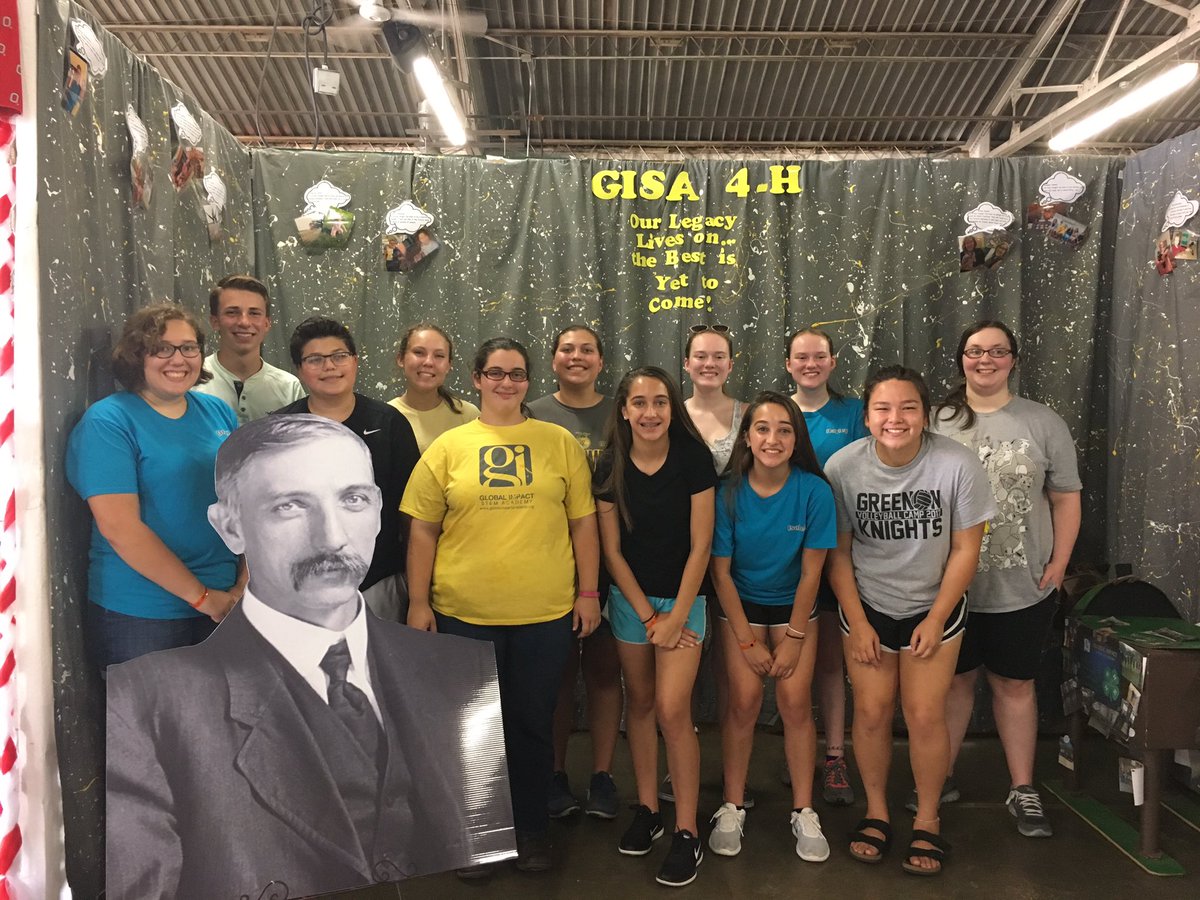 clarkgisa's tweet photo. ...and another fun fair begins!  GISA 🍀2017 https://t.co/fp3xcvxbON