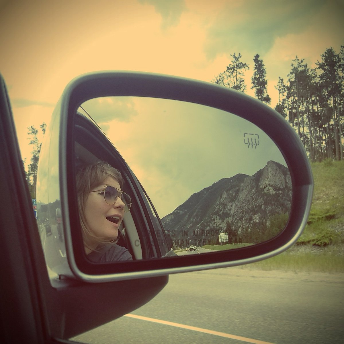 blackbirdrevue's tweet photo. Colorado views make the 24 hour drive nicer. #bandontherun #kcmusic #kcshows #Colorado #mountains #roadtrip #duo https://t.co/bYOveITRif
