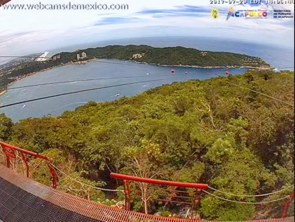 Sectur_Acapulco's tweet photo. Lanzamiento de la nueva cámara @webcamsdemexico desde @XtaseaTirolesa con vista espectacular de Puerto Marqués y Revolcadero en #Acapulco https://t.co/yeSUfjghma