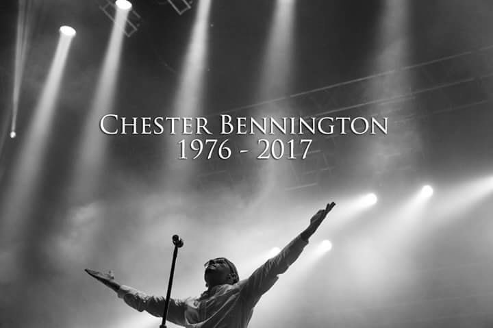 Colin_Linus's tweet photo. 锒铛岁永远的陪伴，只想呐喊。RIP Chester Bennington.Leave out all the rest. https://t.co/oNzYDeYDyr