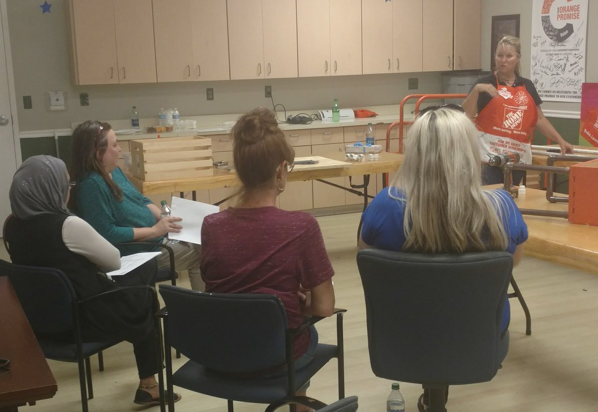 CSScott614's tweet photo. Dothan's HD0808 Shell, does an amazing job at DIH (Do It Herself) Workshops!  @JohnCassel808 @williemgriffjr @KelliTawney @rfriedlieb https://t.co/9PgYGDNIBV