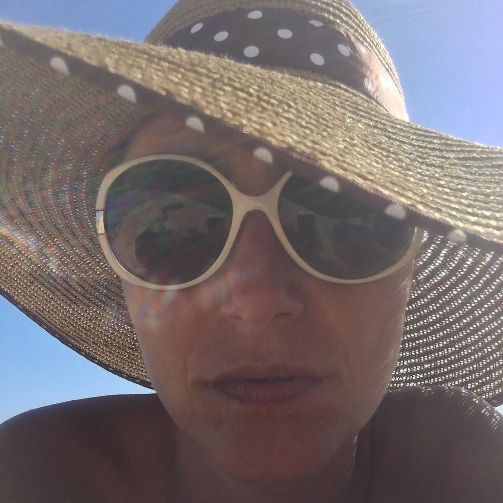 PipasPouzada's tweet photo. I wish I could tell you...
#holliday #beach #pipas #hat #sunGlasses #hippieStyle #days #friends #learning #alwaysS… https://t.co/Q344qLfLkg https://t.co/ukFbs5CGNC