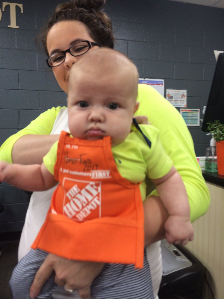 dmb324's tweet photo. DIH Workshop was lots of fun! Great turnout and even a future associate! #hdbaby #DIHworkshop https://t.co/a7uuVzOKV0