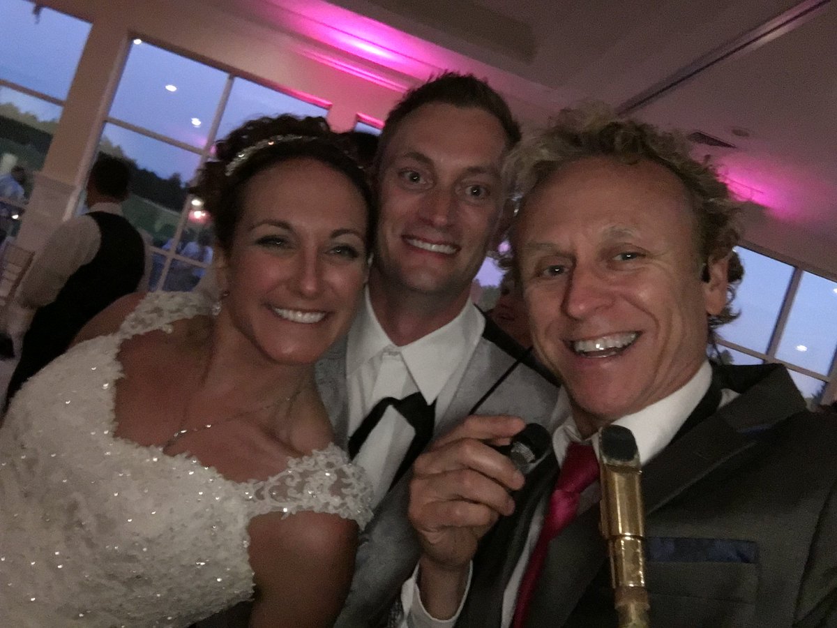 MattyBEnt's tweet photo. What a sparkling good time with Karen and Chris on their wedding day at the Indian Pond Country Club. https://t.co/5dfQ5HgNYL