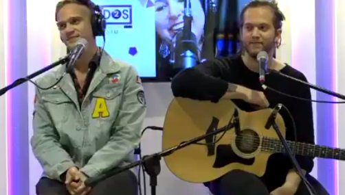 FMDOS's tweet photo. "Tatuaré es de las primeras canciones que creamos, incluso antes del grupo", confiesan @330ammusic en #CosasDeDos https://t.co/8cc5h9XSWq https://t.co/c0rz2SzgP1