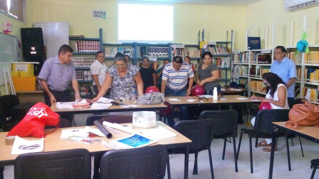 #DíaDelBibliotecario En el <a href="/PtoMorelosAyto/">Ayto. Puerto Morelos</a> preside @LFpuertomorelos los #Bibliotecarios se capacitan constantemente.