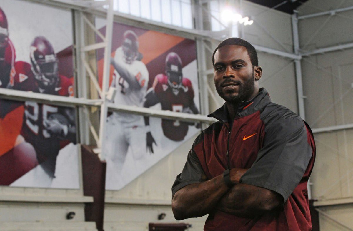 Petition generates over 25,000 signatures to stall Michael Vick's Sports Hall of Fame induction:
ctimes.co/2gO9tvQ