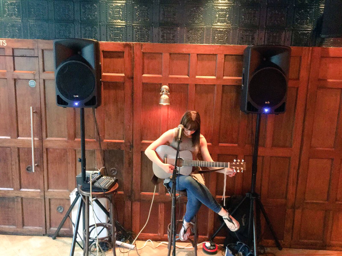 Leedertron's tweet photo. Sound check done here at @BeAtOne_MK ! Show time 9pm! 🎤🎸🎉 https://t.co/CnjcPs6JxK
