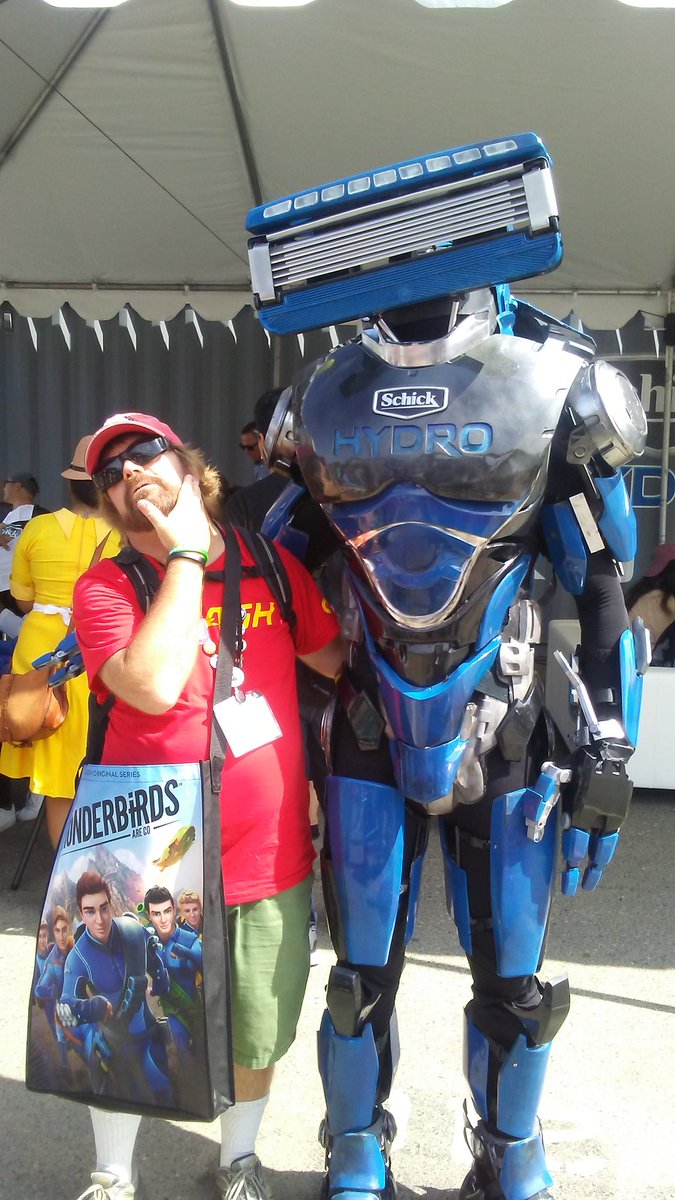 PoorLivesMatt3r's tweet photo. #hdyroscape got shaved by #hydrobot @schickhydro in interactiveZone near @PetcoPark for @OutsideConicCon https://t.co/CcYzRUqIJt