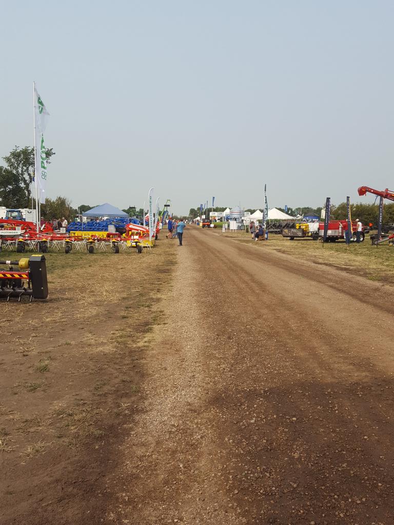 KenDenAg's tweet photo. Touring around #AIM17 today!  #somuchtoseesolittletime #itsagoodproblem https://t.co/JV8QVwb2O8