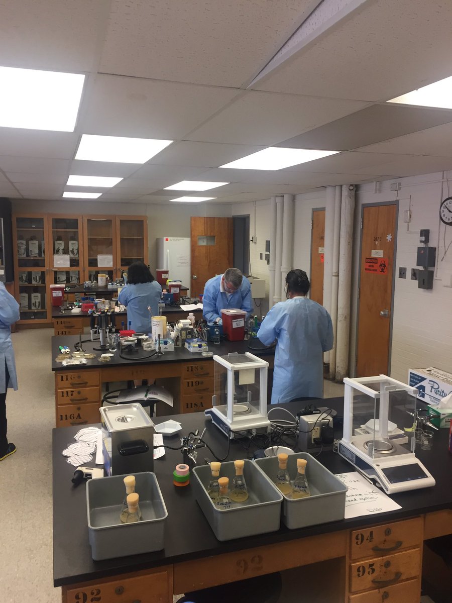 UConnTEN tweet media