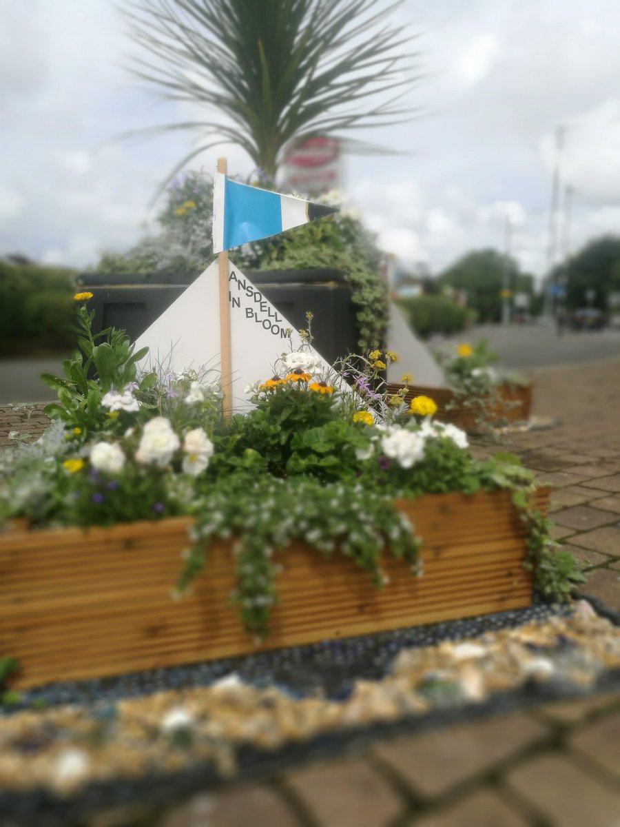 Passed this in Ansdell earlier. Looking great.

Plenty of hard work across Fylde in preparing for the In Bloom judges. Good luck everyone!