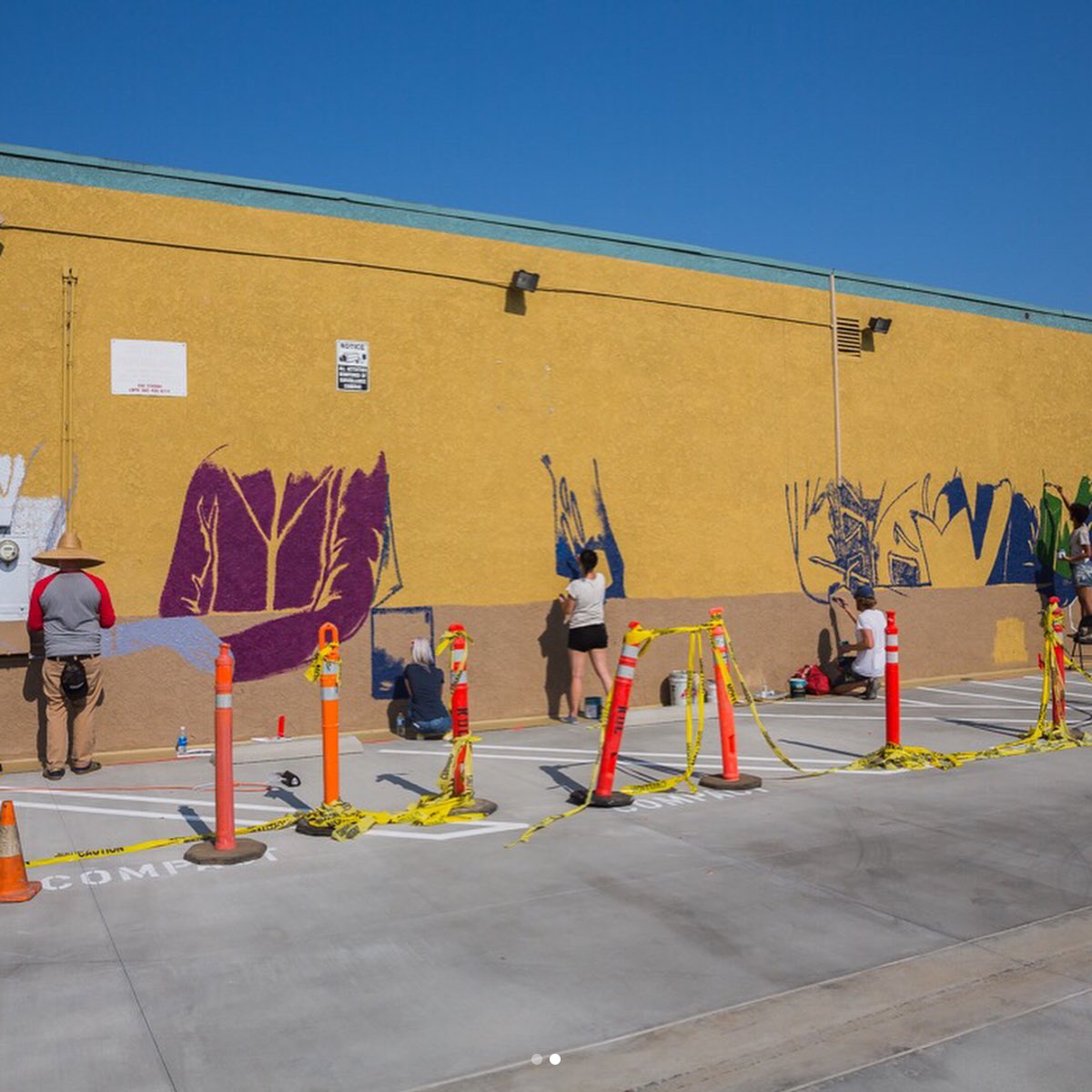 dcwallsfestival's tweet photo. Magic cont's at @powwowlongbeach’17. -> @ezra_one, #dulk1, @vanpattenart & #busybirdy. •Pic= @bshigeta @john_pangilinan #jaedee23• #PWLB17 https://t.co/TFTjNpiqCF