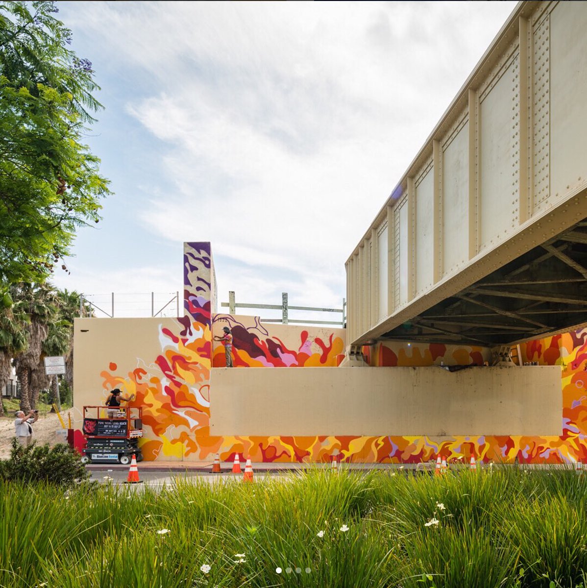 dcwallsfestival's tweet photo. Magic cont's at @powwowlongbeach’17. -> @ezra_one, #dulk1, @vanpattenart & #busybirdy. •Pic= @bshigeta @john_pangilinan #jaedee23• #PWLB17 https://t.co/TFTjNpiqCF