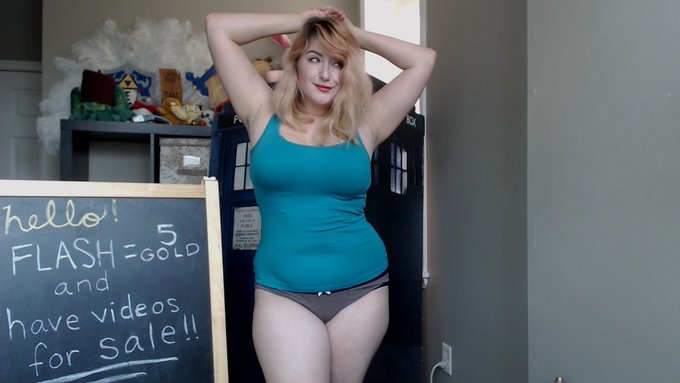 Yarr! I be on the internet, me hearties!  https://t.co/Y8eq07LuDp https://t.co/2ZvYv2VEMK