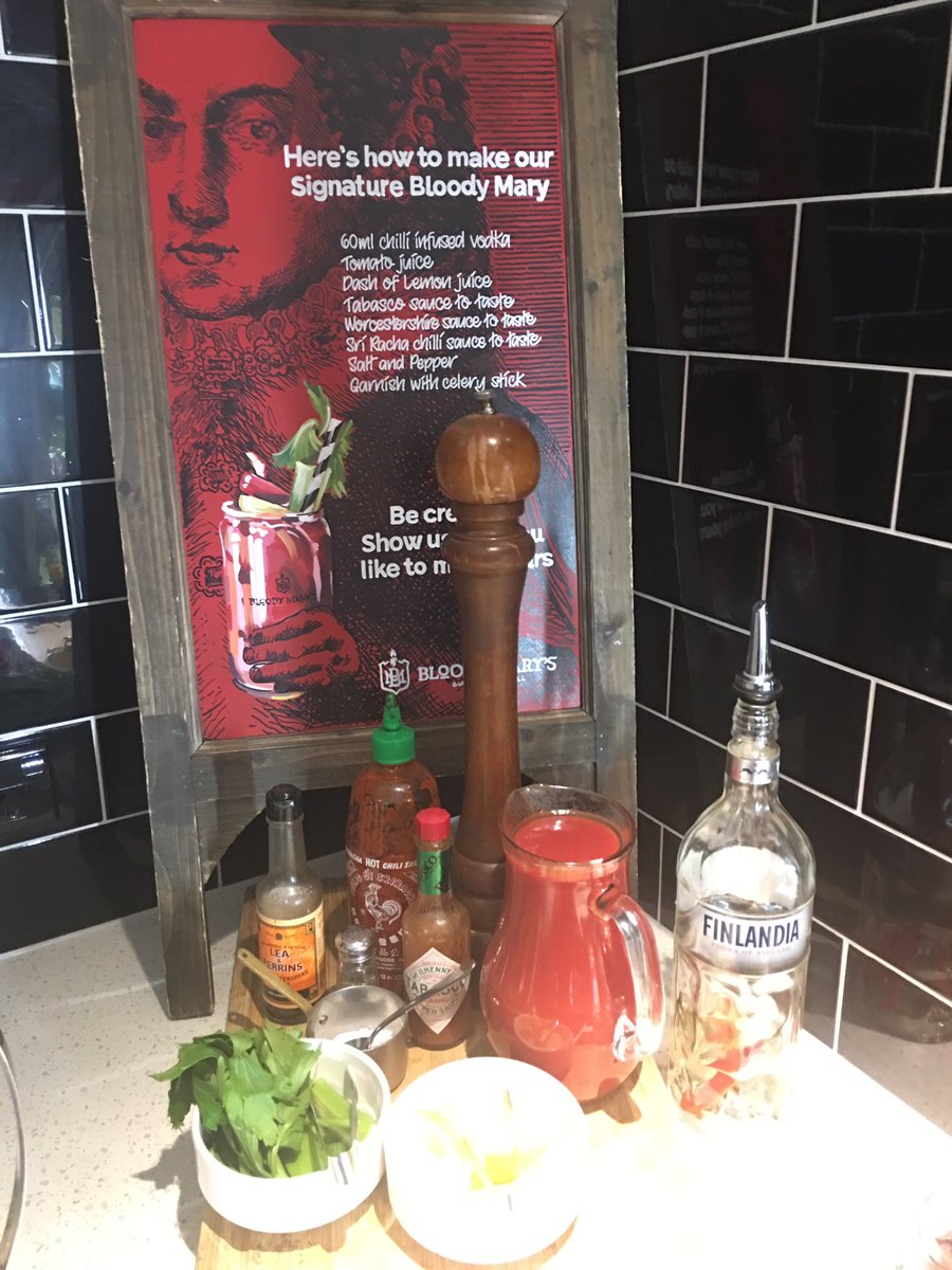 charlesdavis75's tweet photo. The choices I have to make at breakfast. 🤔 Do I make my own Bloody Mary or is it the pre made berry parfait? 🤷♂️ #postrunbreakfast 😉 https://t.co/qGcH75qCK5