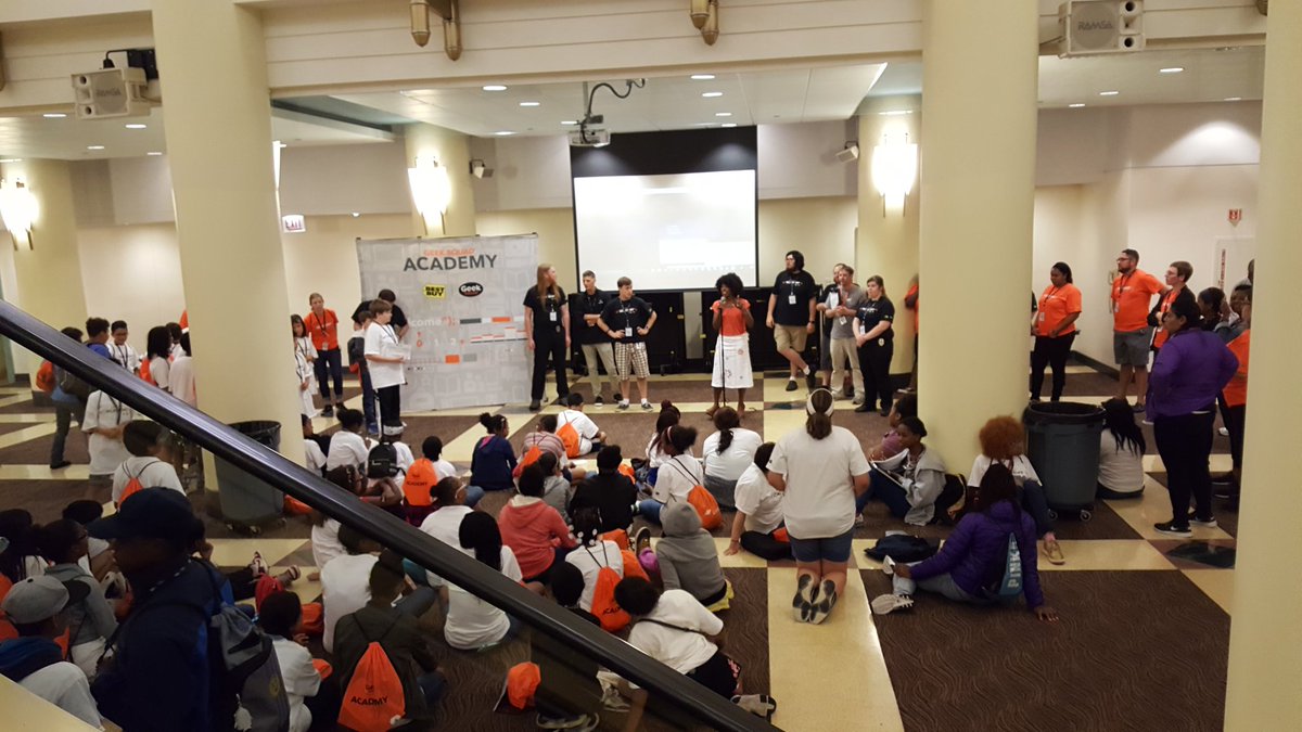 tremendous3's tweet photo. Over 100 hundred kids go from content consumers to digital producing agents! #GeekSquadAcademy #summerlearning #explorechi https://t.co/SgnExpzfwc
