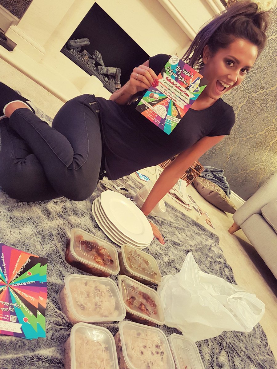 <a href="/TheSun/">The Sun</a> <a href="/MailOnline/">Mail Online</a> You've got it all wrong, I had Big Mike TONIGHT 😍😋👌 bigmikescalypsokitchen.co.uk #foodie #forkinggood #girlvsfood <a href="/JustEatUK/">Just Eat UK</a>