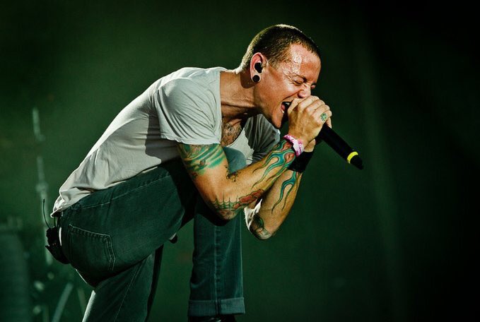oscsans15's tweet photo. DEP genio! #chesterbennington #LinkinPark https://t.co/cxV48ez1di