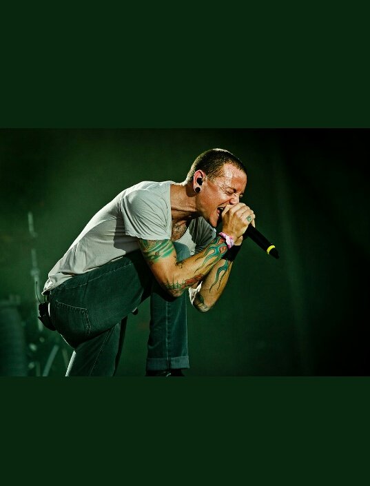 luisrloz98's tweet photo. Cantabas como ángel y gritabas como demonio. Por siempre Chester Bennington, por siempre Linkin Park https://t.co/hcEvuexco4