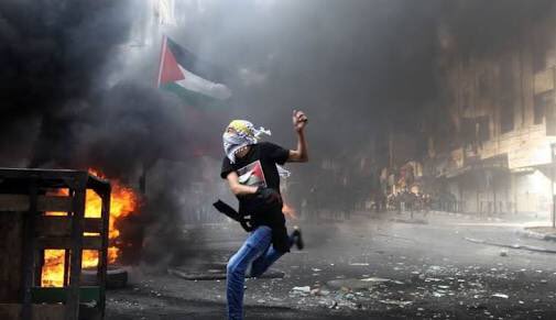 إنَّ في القدسِ رجالاً 
أبصروا دربَ الفلاحْ
إنَّ في القدسِ جبالاً 
راسياتٍ لاتُزاحْ
أيقنوا أنَّ الظلامَ 
سوفَ يجلوهُ الصباحْ
#القدس