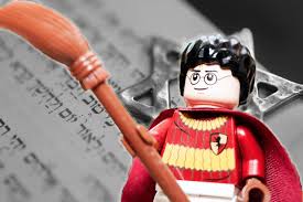 MM_JCCManhattan's tweet photo. Yes, #HarryPotter is a mensch... 5 Quintessentially #Jewish Concepts in the Harry Potter Saga via @jdforward
https://t.co/GlnAAEepIr https://t.co/wJVMGGVuIg