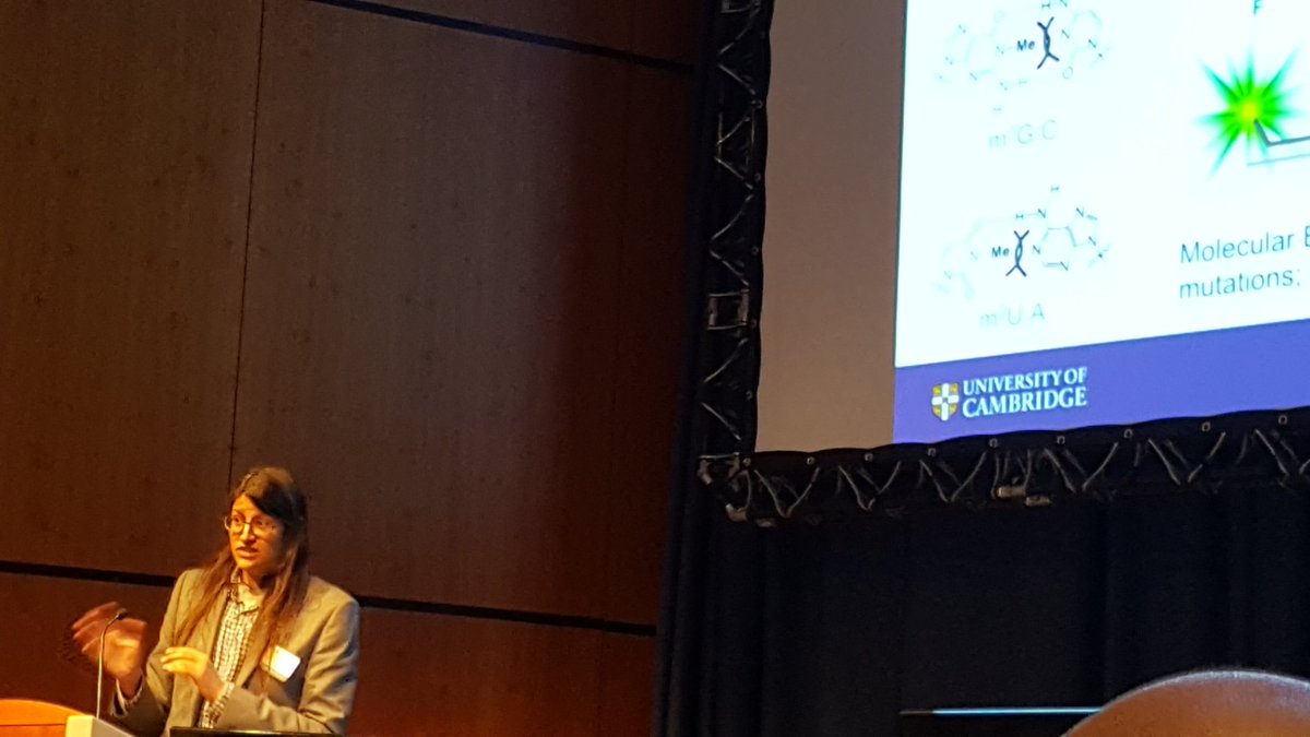 MathewHHorrocks's tweet photo. #Biophysics2017 @RTRanasinghe grey suit, colourful data. https://t.co/BamRhRM4eo