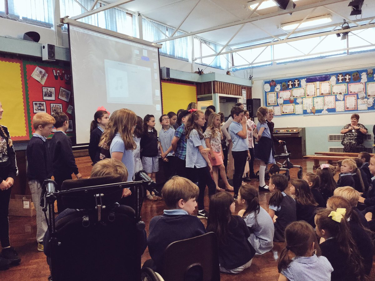 ysgolfali's tweet photo. Lluniau o'r gwasanaeth ffarwelio heddiw - pob lwc i blant blwyddyn chwech / performing #EdSheeran #Anglesey https://t.co/hCmeYgwDwu