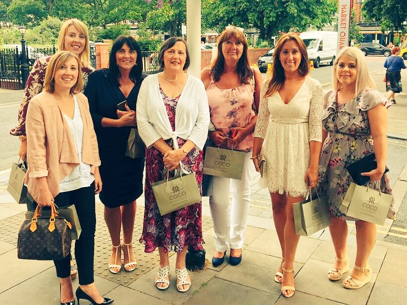 LJ_Hanson12's tweet photo. Such a beautiful day @vincenthotel for the @_ETWA ladies day @TheOpen. Raising funds for @QCHospice https://t.co/azW4UBkf4L