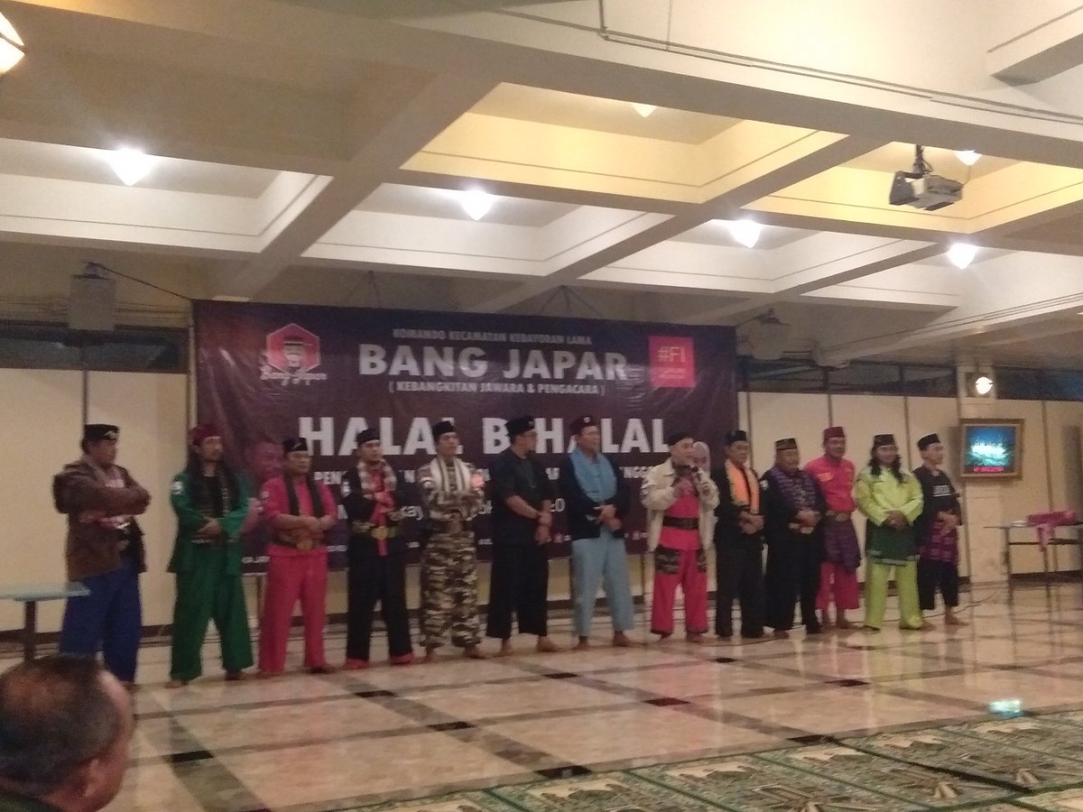SilatDeprok's tweet photo. Acara halal bihalal @BangJapar_ID dengan mengundang @Jawara_B411 semoga silaturrahmi ini tetap terjaga, dan semakin kuat. Aamiin https://t.co/pMeKmE1OTs