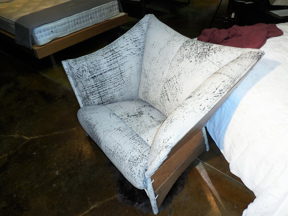 plankandcoil's tweet photo. Check out this stunning new chair we have in! Do you have the perfect spot for it? #home #homefurnishings #pdx #portland #pdxhome https://t.co/Po11fyCLky