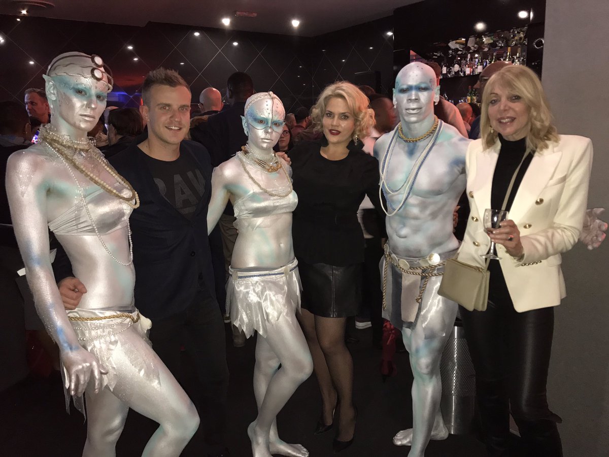 zebrasquare001's tweet photo. #ValerianMovie @HPCHydePark #pearls Calling all Aquarians this is for you . @littlemisslouch @msbwilson https://t.co/jB5d0sNQ0h